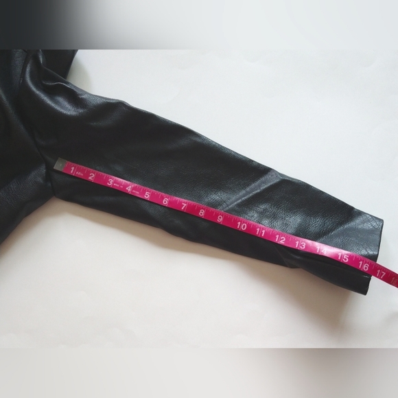 Jhichic Vegan Black Leather Moto Biker Jacket Size L Belted Zip Pockets Lined - Picture 11 of 11